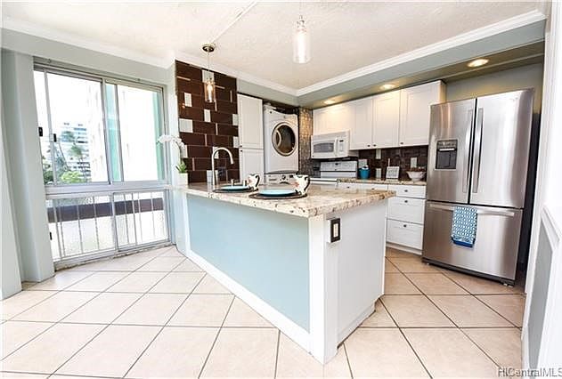 Beautifully updated and spacious kitchen