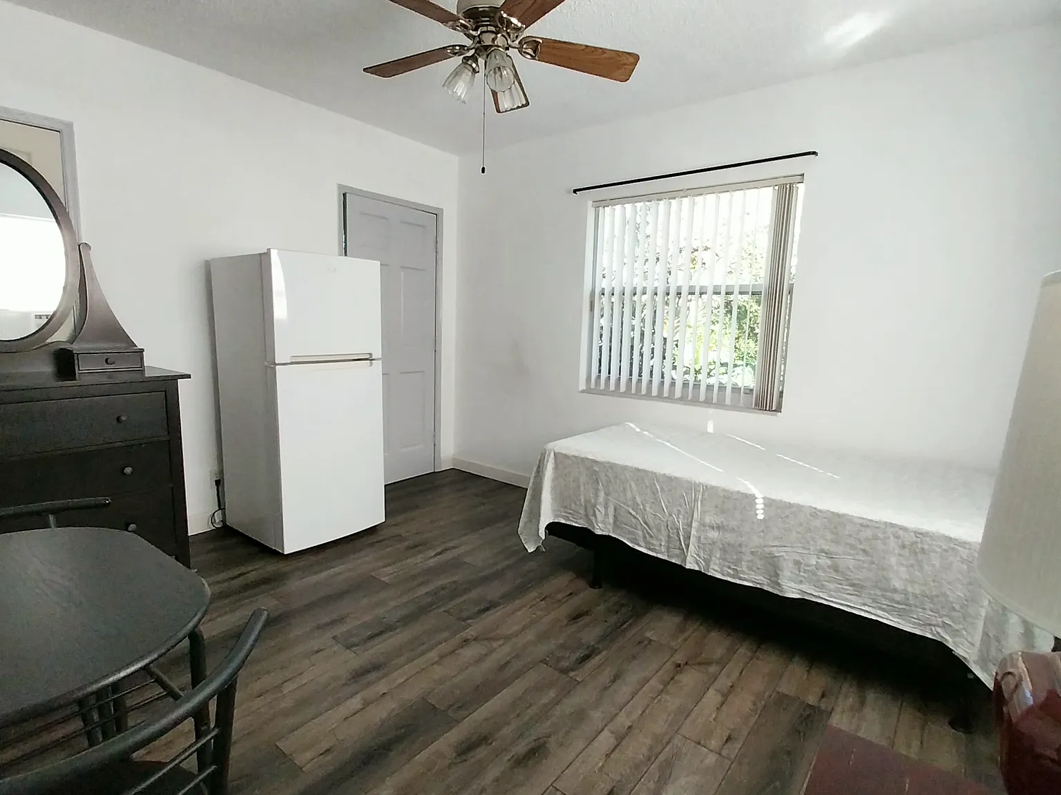 1 bed, 200 sqft, $1,100 — Photo 3
