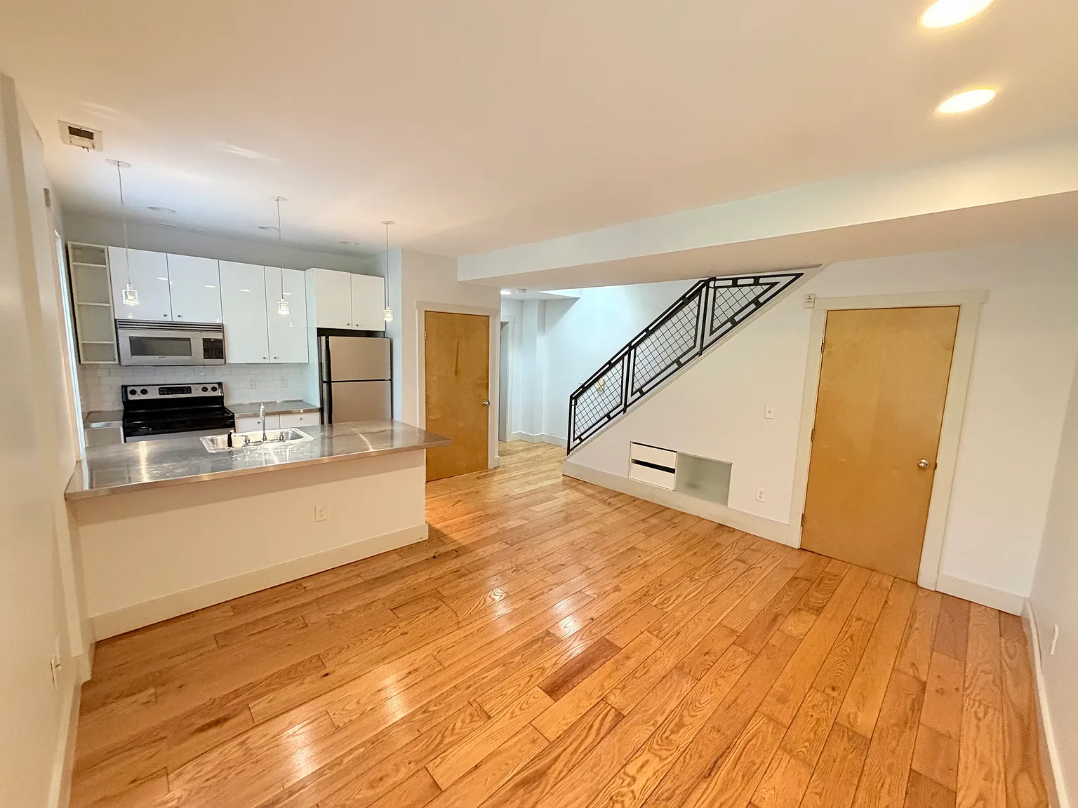 1 bed, 1.5 bath, 836 sqft, $1,450 — Photo 1