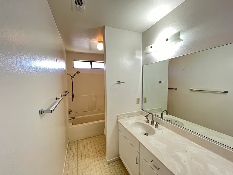 2250 King Ct #14 — Photo 9