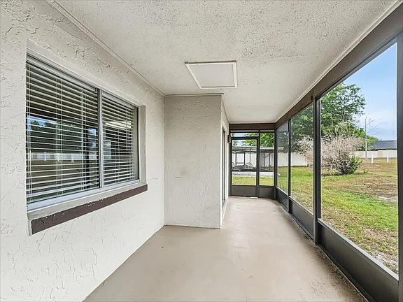 2nd image of 1171 La Mesa Ave