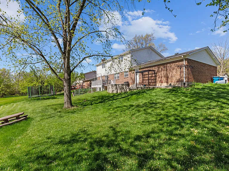 1528 Woodroyal East Dr — Photo 35