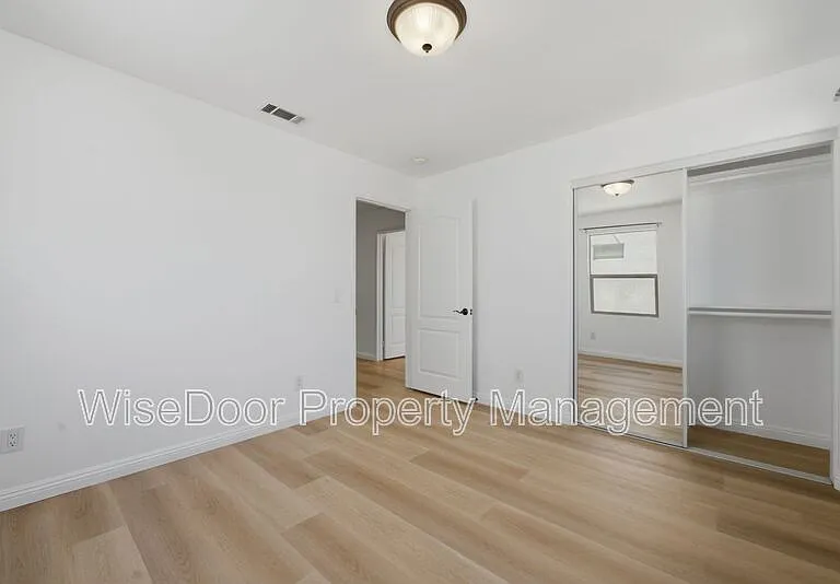 1087 Waterfall Way — Photo 31