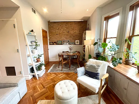 Rented by Compass | media 2