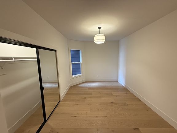 4th image of 1524 Waller St