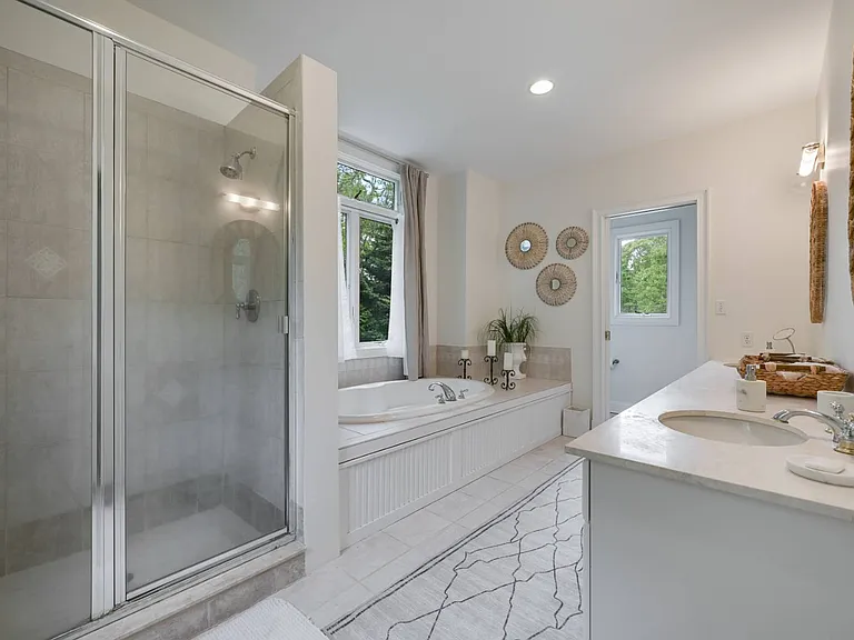 6 Little Ct — Photo 35