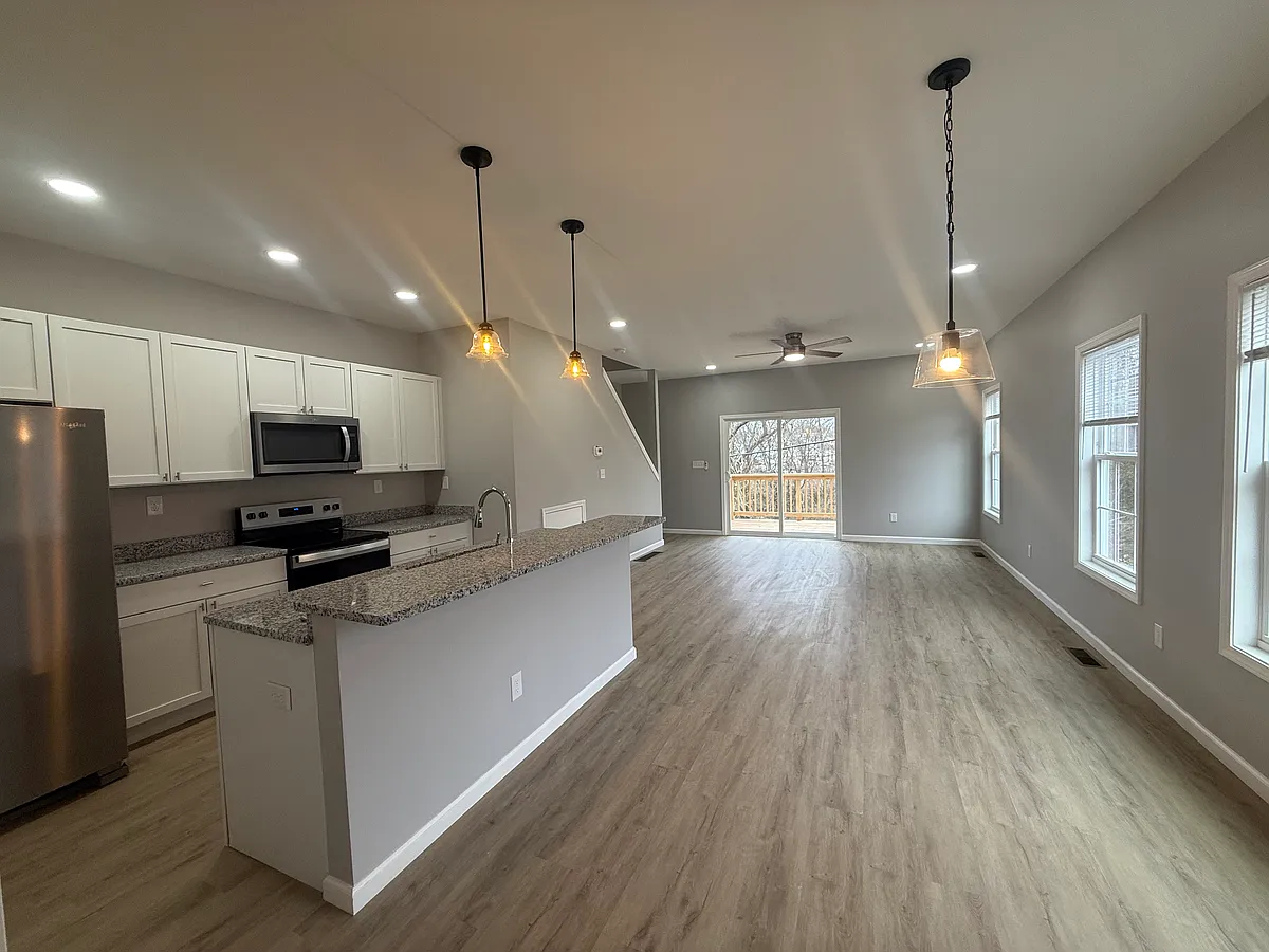 Building Photo - 296-298 Williamsburg Ln #1