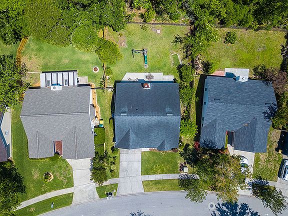 3rd image of 2929 Rockford Falls Dr N
