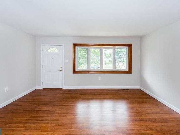 5th image of 8288 Ahearn Dr