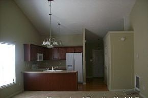 4th image of 402 Culloden Pl