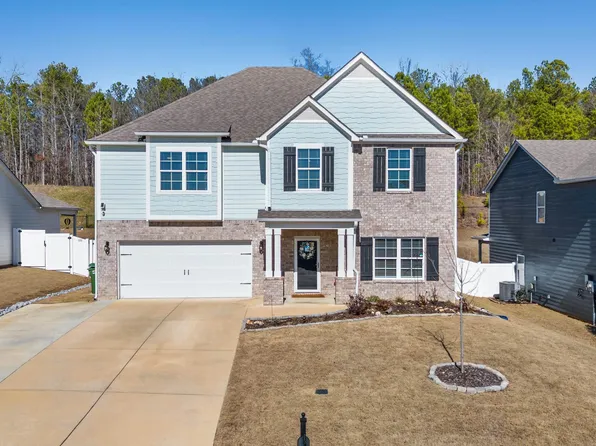 1067 Flyway View Ln, Alabaster, AL 35007