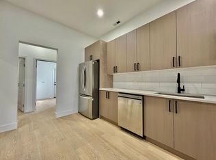 3215 S Racine Ave #2F, Chicago, IL 60608