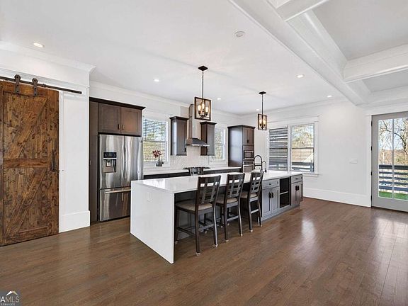 3rd image of 438 Langford Dr