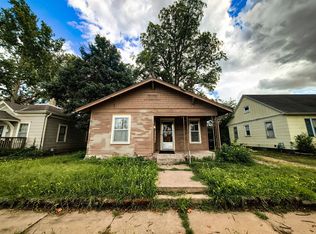 320 Center St, Salina, KS 67401
