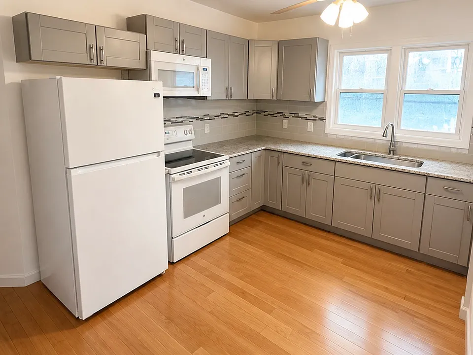177 N Laurel St #1
