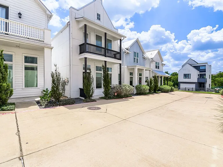 4405 Night Owl Ln — Photo 2