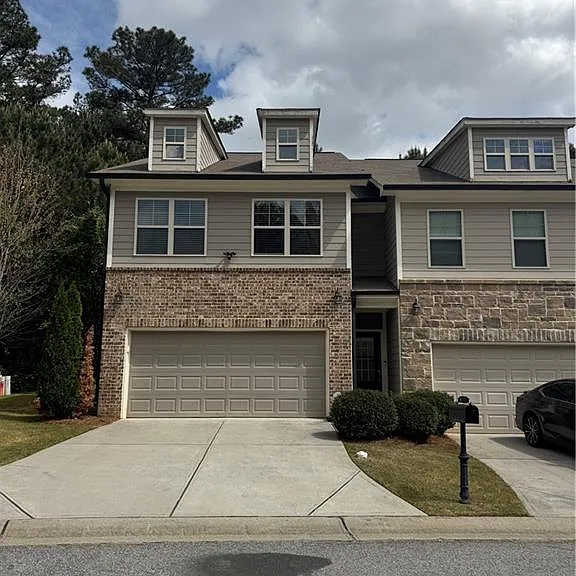 402 Mulberry Row SE — Photo 2