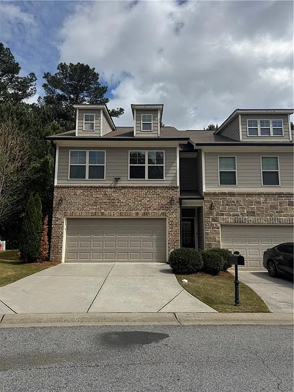 Building Photo - 402 Mulberry Row SE