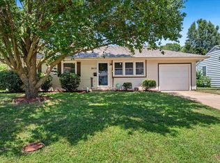 2415 W Bodeb St, Springfield, MO 65802