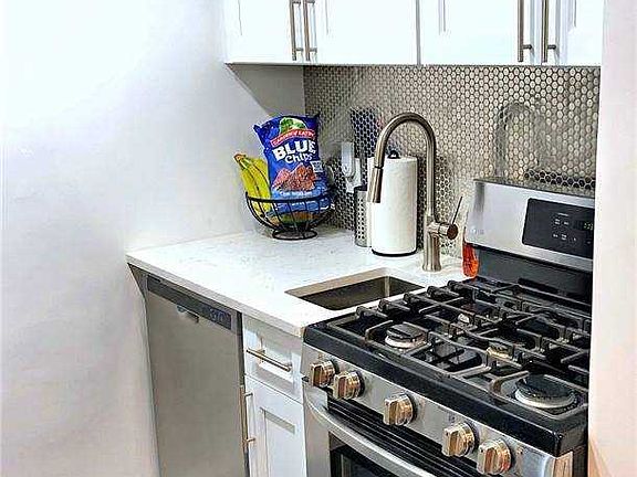 5th image of 1 E Broadway APT 4G