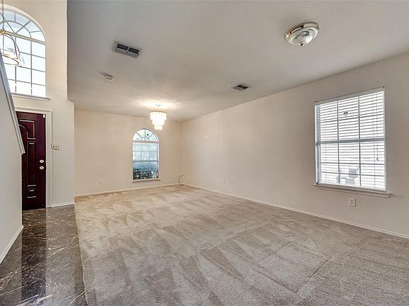 4th image of 2828 Earle Dr