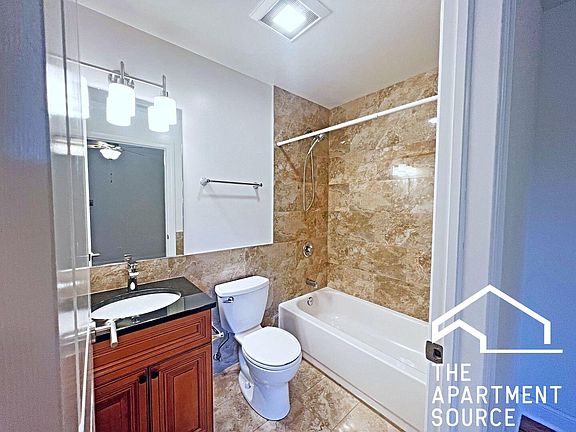 4th image of 4521 N Beacon St #1001-402