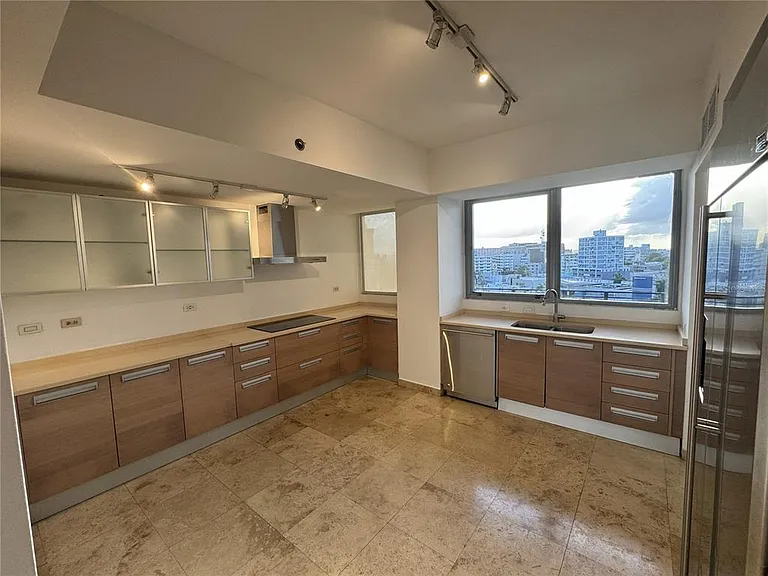 1212 Luchetti #902 — Photo 10