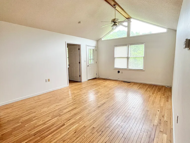 28 Brown Hollow Ln #B — Photo 10