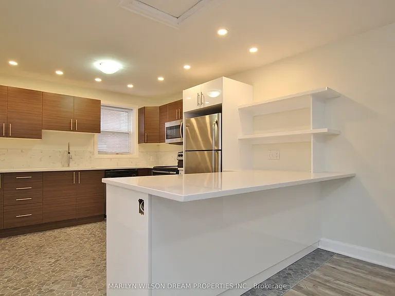 35 Donald St #3 — Photo 4