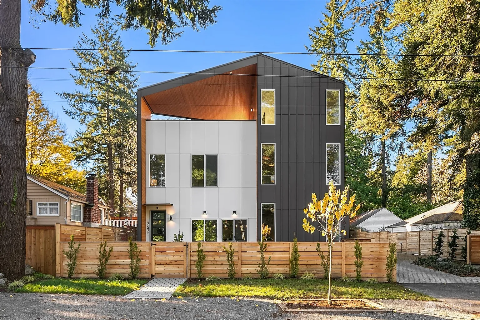 12521 12th Avenue NE photo 1