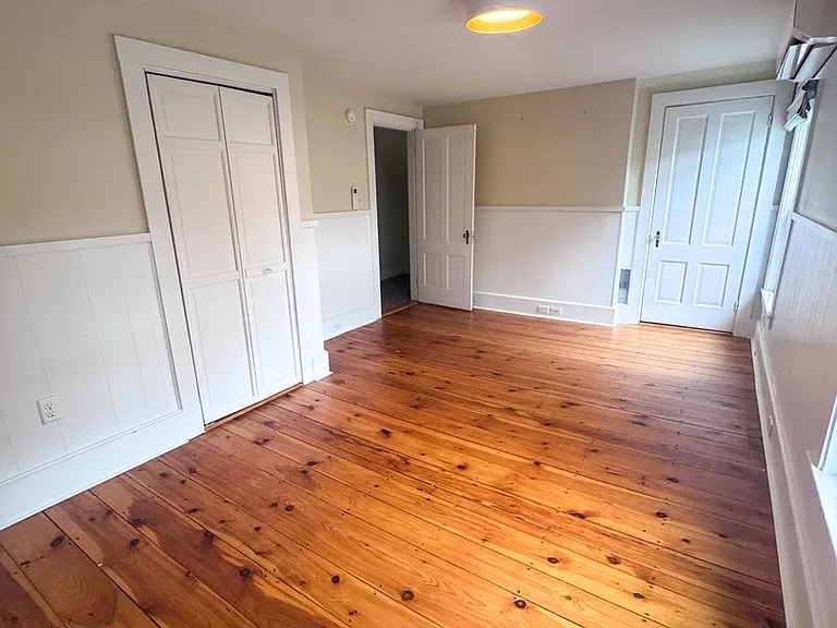 371 Middle St — Photo 11