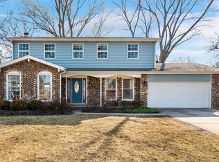 5S640 Ridgeview Ln, Naperville, IL 60540