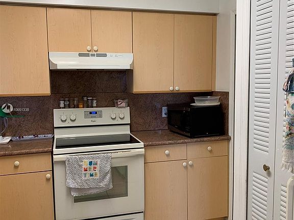 3rd image of 9340 Fontainebleau Blvd APT 502