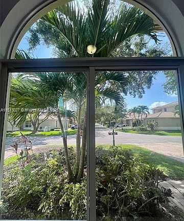4th image of 16020 SW 91st Ct