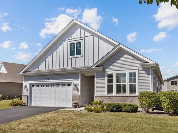 960 Carolina Ct, Hampshire, IL 60140