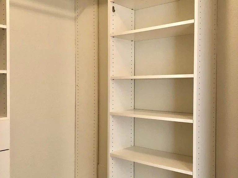Walk-in closet