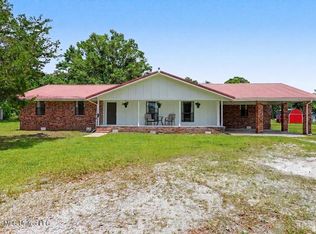11929 Patrick Henry St, Moss Point, MS 39562