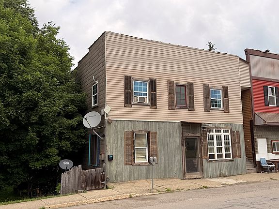 3rd image of 165 W Main St
