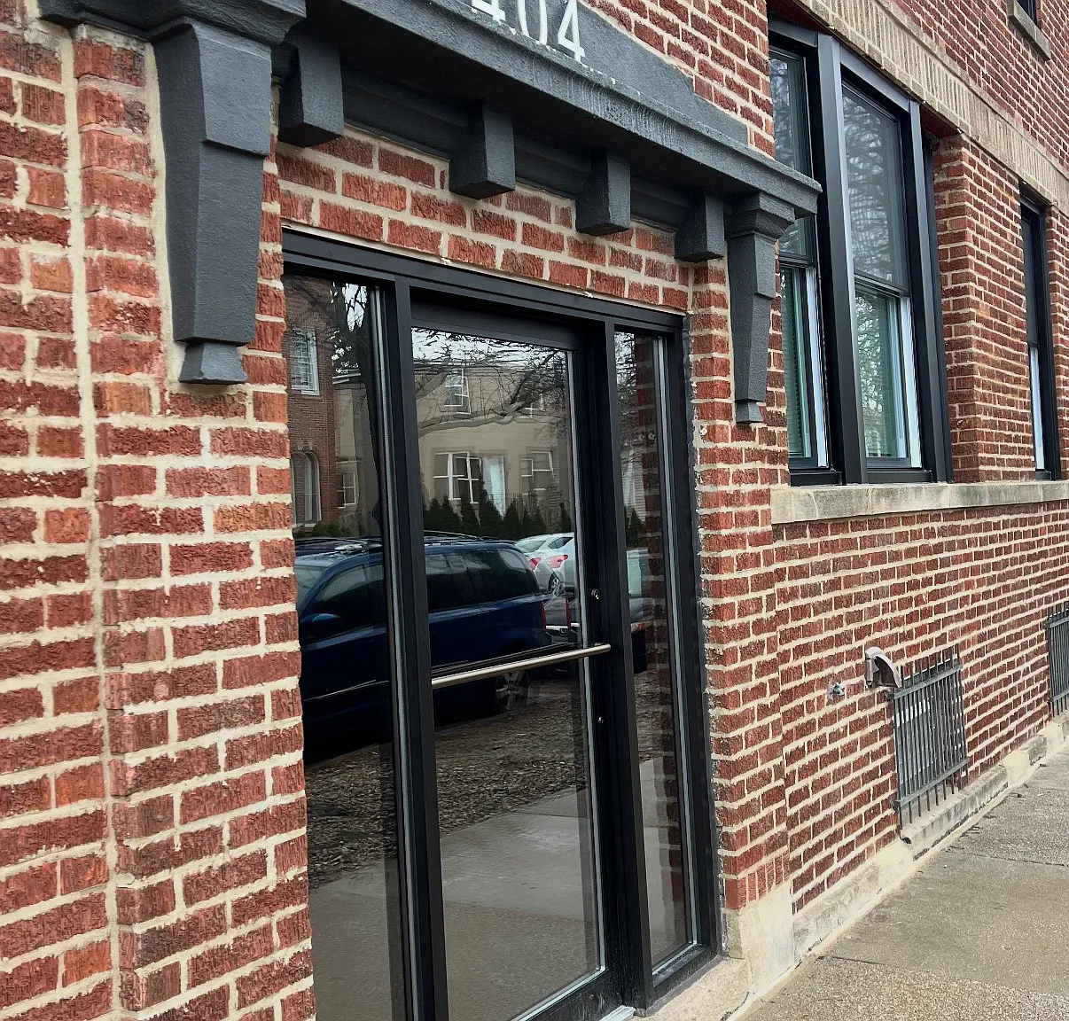 2 bed, 1000 sqft, $2,100 — Photo 3