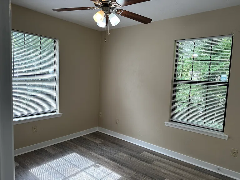 2400 Talco Hills Dr — Photo 13