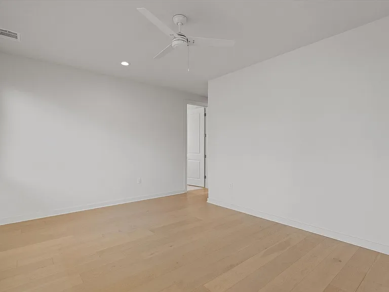 2509 S 4th St — Photo 24