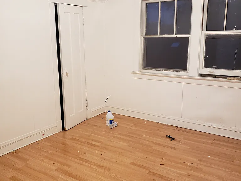 10147 S Yale Ave — Photo 4