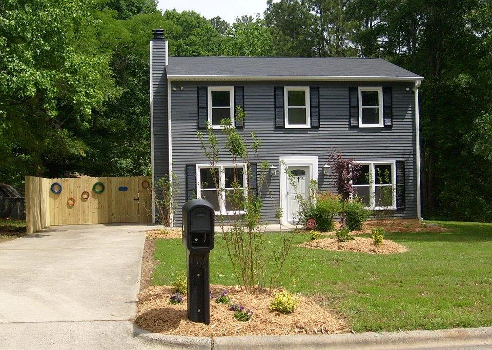 2010 Strebor St