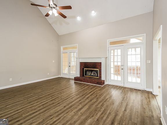 3rd image of 129 Wellington Ct