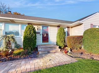 38 Coronet Cres, Bethpage, NY 11714