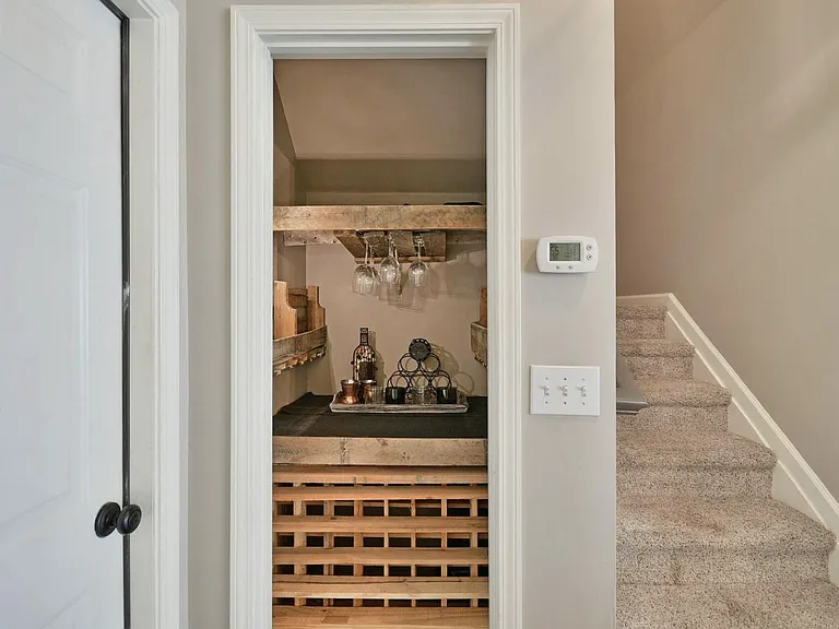 614 Glassyrock Ct — Photo 11