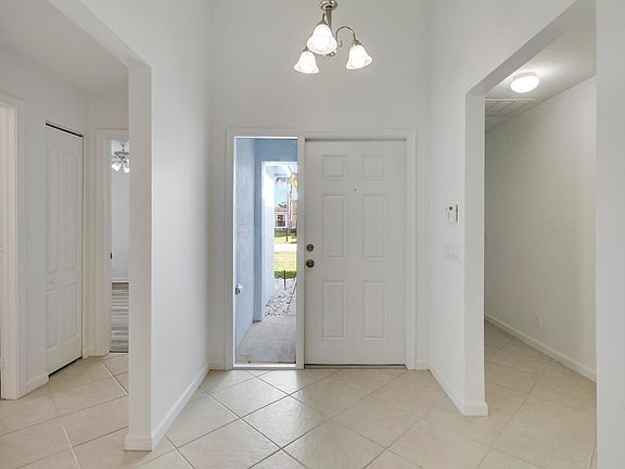 5th image of 2429 SW Century Way