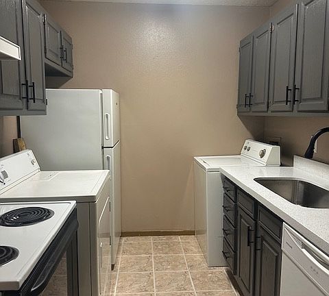5th image of 1890 McFaddin St #11