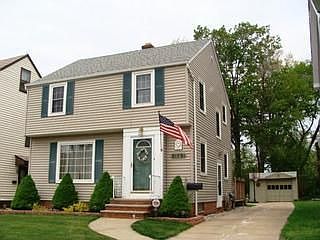 3rd image of 21721 Kenison Ave