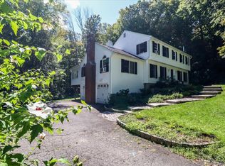 37 Colonial Ridge Dr, Gaylordsville, CT 06755